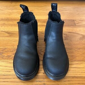 Dr. Martens Kids “Leonore” chelsea style Leather Boots fur lined